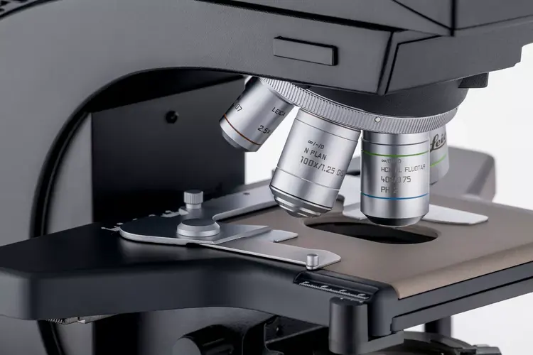 Visoria P Polarization Microscope for Industrial Applications with Flexacam c5 (transparent samples only)