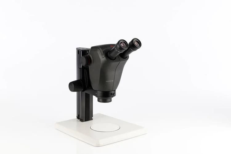 Leica Ivesta 3 Stereo Microsocpes For Inspection Hero