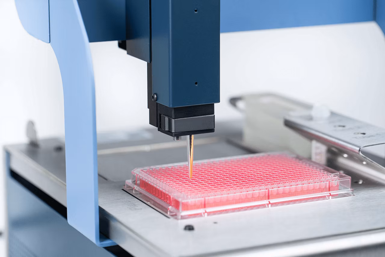 Dispen Cell Single Cell Dispenser Working Closeup