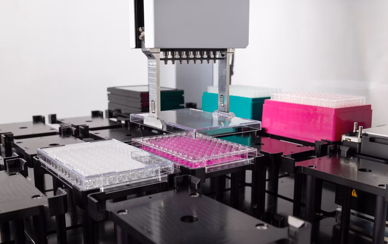 Biomek I3 Gripper Lid 3